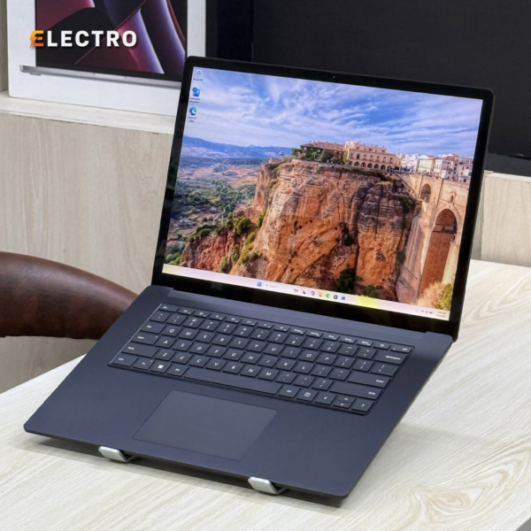 Microsoft Surface Laptop 4 | Intel Core I7-11th Gen | 32 GB RAM | 1TB SSD